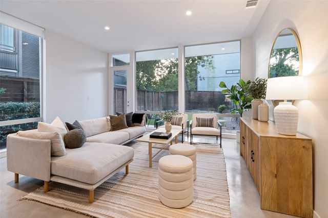 4405 Roseland Avenue, Dallas, TX 75204