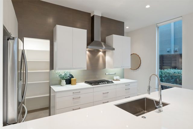 4405 Roseland Avenue, Dallas, TX 75204