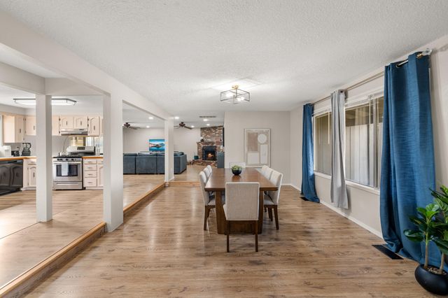 2532 Southport Way, Medford, OR 97504