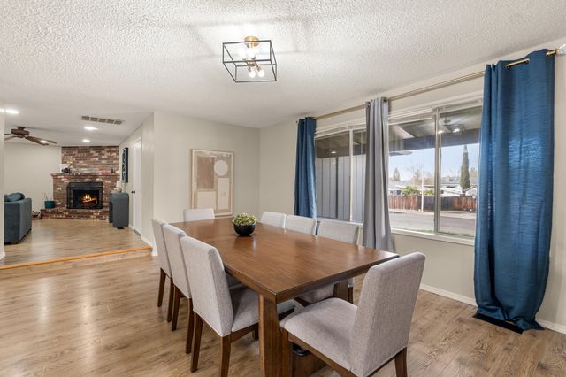 2532 Southport Way, Medford, OR 97504