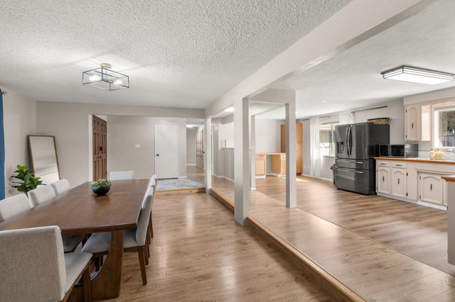 2532 Southport Way, Medford, OR 97504