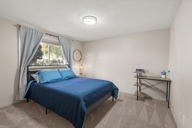 2532 Southport Way, Medford, OR 97504