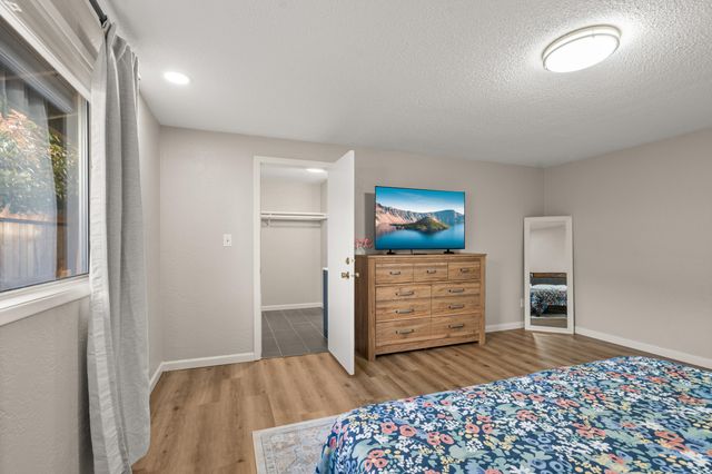 2532 Southport Way, Medford, OR 97504