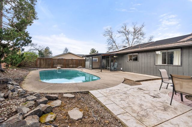 2532 Southport Way, Medford, OR 97504