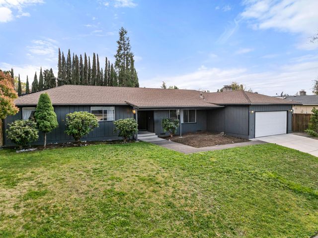 2532 Southport Way, Medford, OR 97504