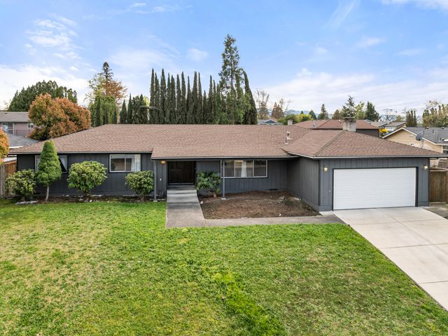 2532 Southport Way, Medford, OR 97504