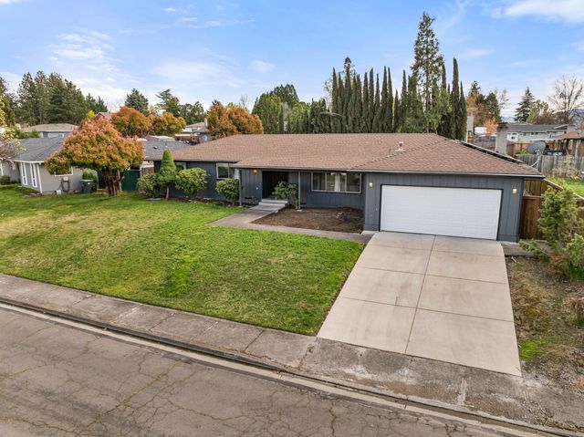 2532 Southport Way, Medford, OR 97504