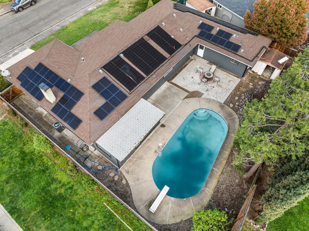 2532 Southport Way, Medford, OR 97504