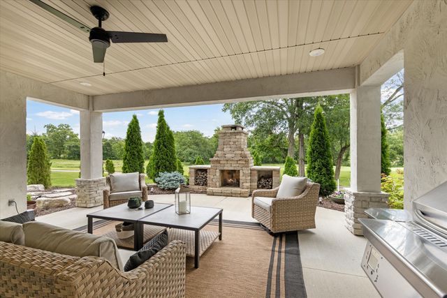 1502 MORNING DOVE DR, Columbia, MO 65201