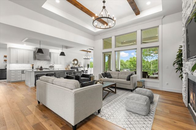 1502 MORNING DOVE DR, Columbia, MO 65201