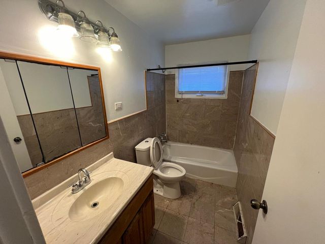 16442 Honore Avenue, Markham, IL 60428