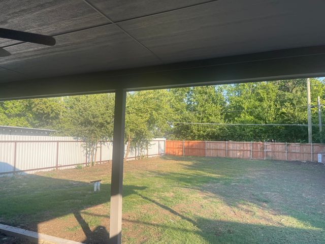 2512 E Overton Road, Dallas, TX 75216