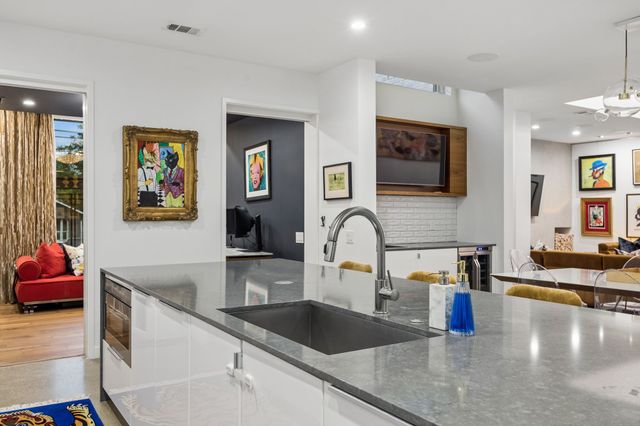2010 Mcmillan Avenue, Dallas, TX 75206