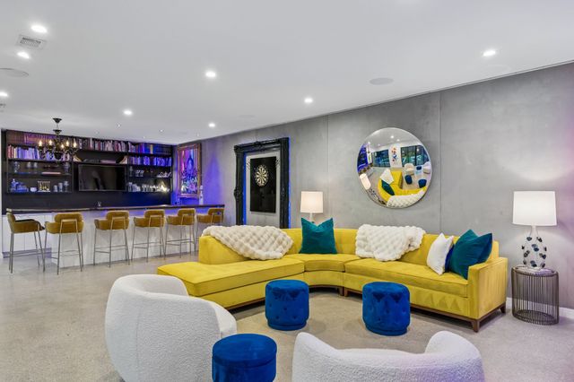 2010 Mcmillan Avenue, Dallas, TX 75206