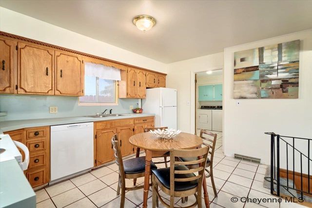 3317 LARAMIE ST, Cheyenne, WY 82001