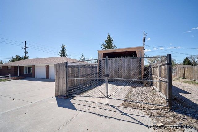 3317 LARAMIE ST, Cheyenne, WY 82001