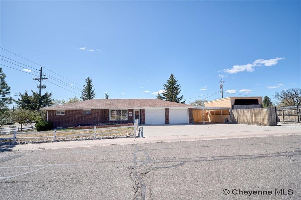 3317 LARAMIE ST, Cheyenne, WY 82001