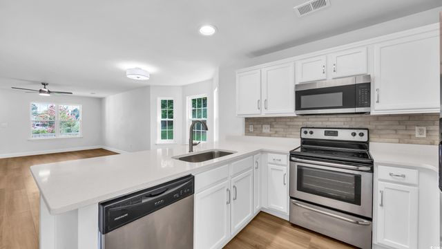 526 Eagleton Ct., Longs, SC 29568