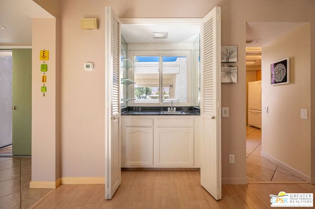 5980 Paradise Plaza, Palm Springs, CA 92264