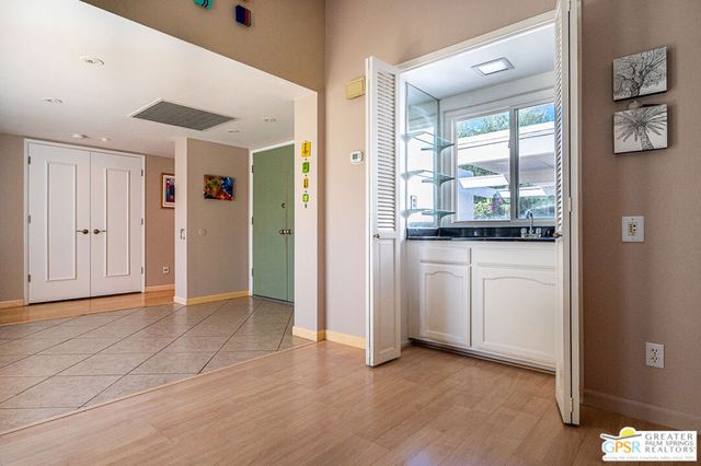5980 Paradise Plaza, Palm Springs, CA 92264