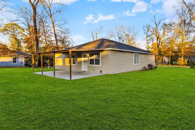 171 Whiteside Drive, Onalaska, TX 77360