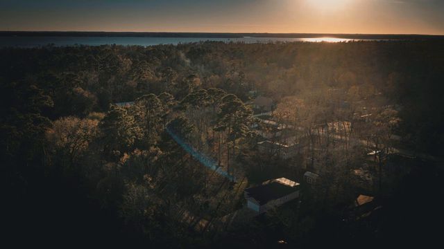 171 Whiteside Drive, Onalaska, TX 77360