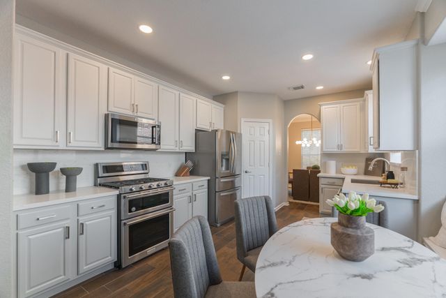 19 Powers Bend Way, The Woodlands, TX 77382