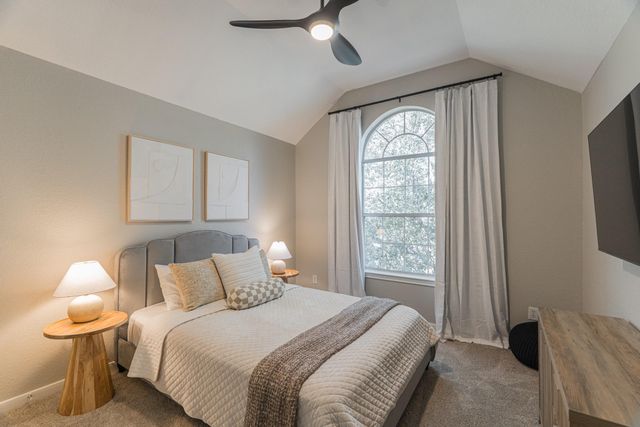 19 Powers Bend Way, The Woodlands, TX 77382