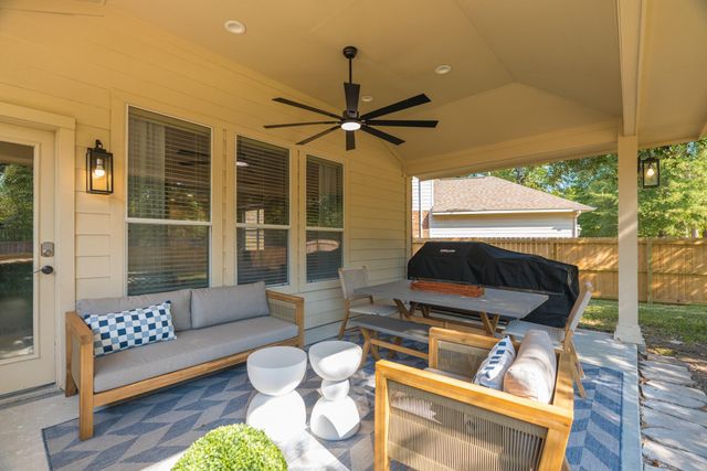 19 Powers Bend Way, The Woodlands, TX 77382