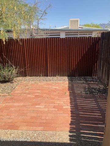 1921 N Madelyn Avenue, Tucson, AZ 85712
