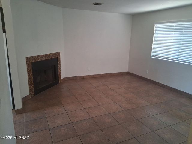 1921 N Madelyn Avenue, Tucson, AZ 85712