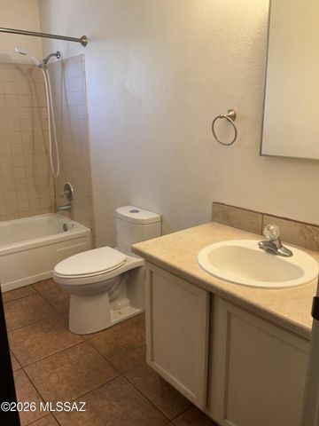 1921 N Madelyn Avenue, Tucson, AZ 85712