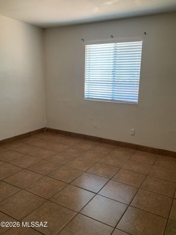 1921 N Madelyn Avenue, Tucson, AZ 85712