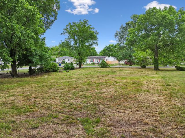 225 E Cedar St, Shelbyville, TN 37160