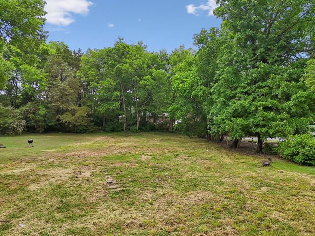 225 E Cedar St, Shelbyville, TN 37160
