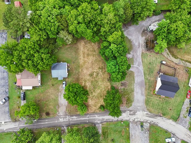 225 E Cedar St, Shelbyville, TN 37160