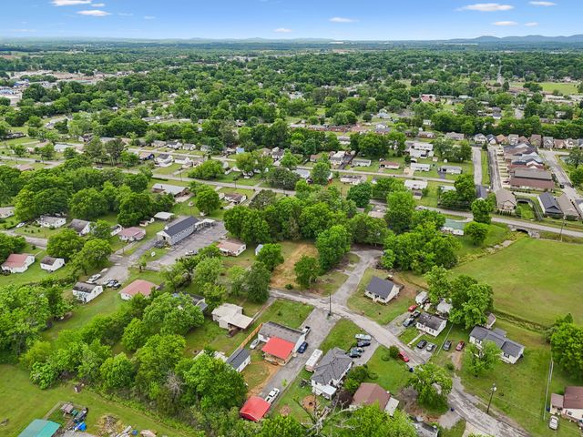 225 E Cedar St, Shelbyville, TN 37160