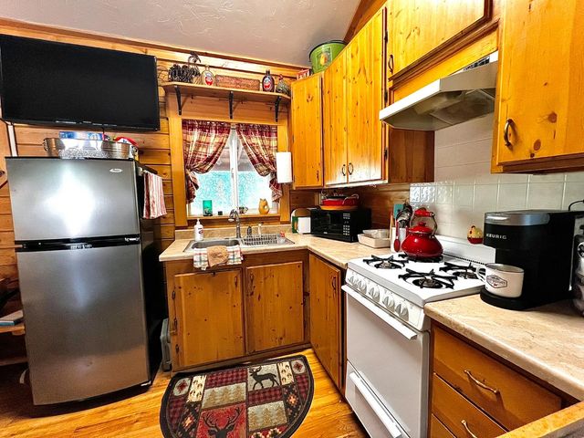 9110 Hidden Valley Rd, Mountain Ranch, CA 95246