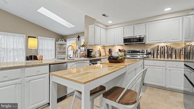 8502 DARK HAWK CIR, Columbia, MD 21045