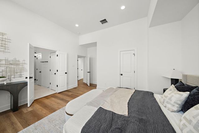 835 Elkhart Street E, Houston, TX 77091