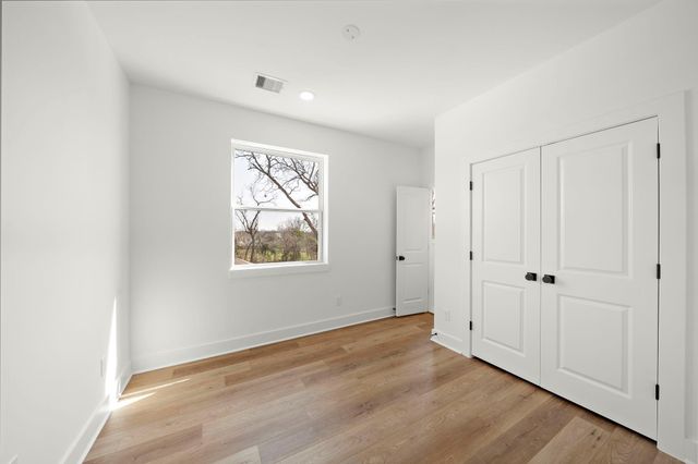 835 Elkhart Street E, Houston, TX 77091
