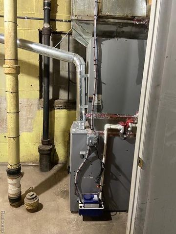 18416 Grand River Avenue, Detroit, MI 48223