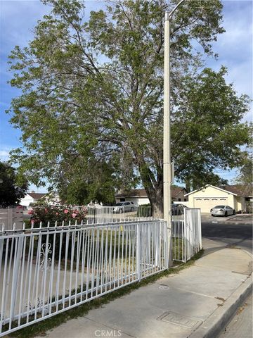 3107 E Avenue R5, Palmdale, CA 93550