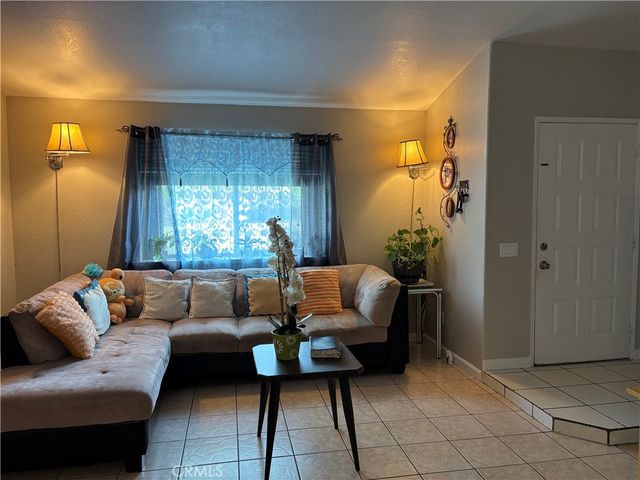 3107 E Avenue R5, Palmdale, CA 93550