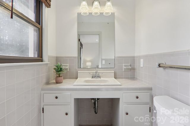 10 S Oak Forest Drive, Asheville, NC 28803