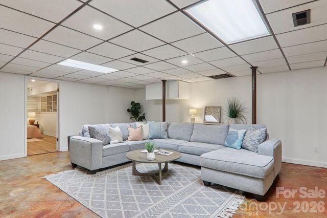 10 S Oak Forest Drive, Asheville, NC 28803