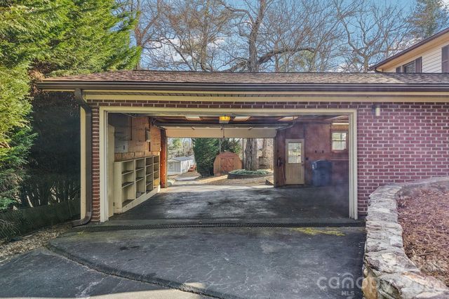 10 S Oak Forest Drive, Asheville, NC 28803