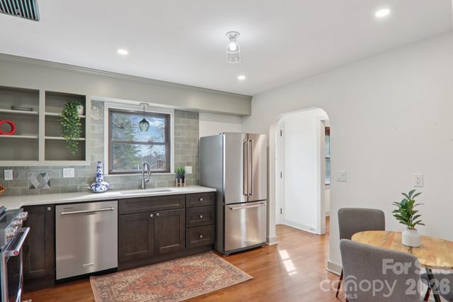 10 S Oak Forest Drive, Asheville, NC 28803