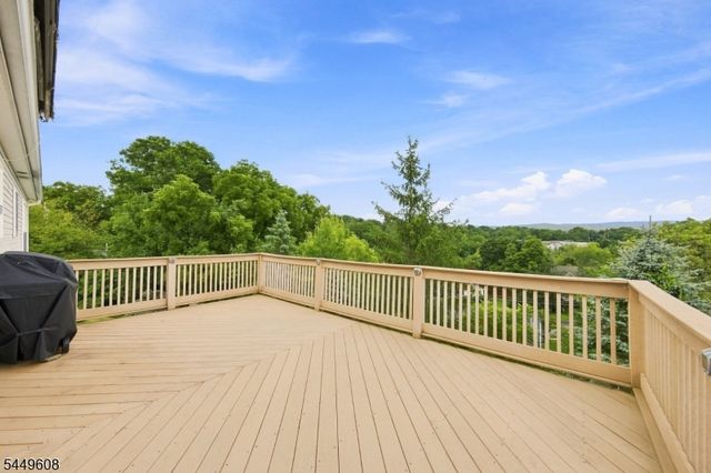 10 Lakeview Ter, Sussex Boro, NJ 07461