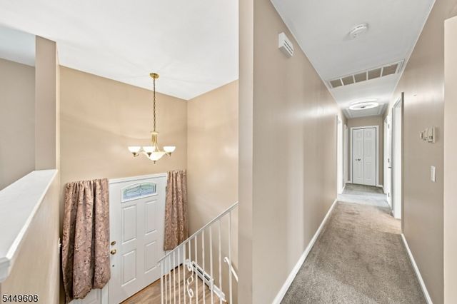 10 Lakeview Ter, Sussex Boro, NJ 07461
